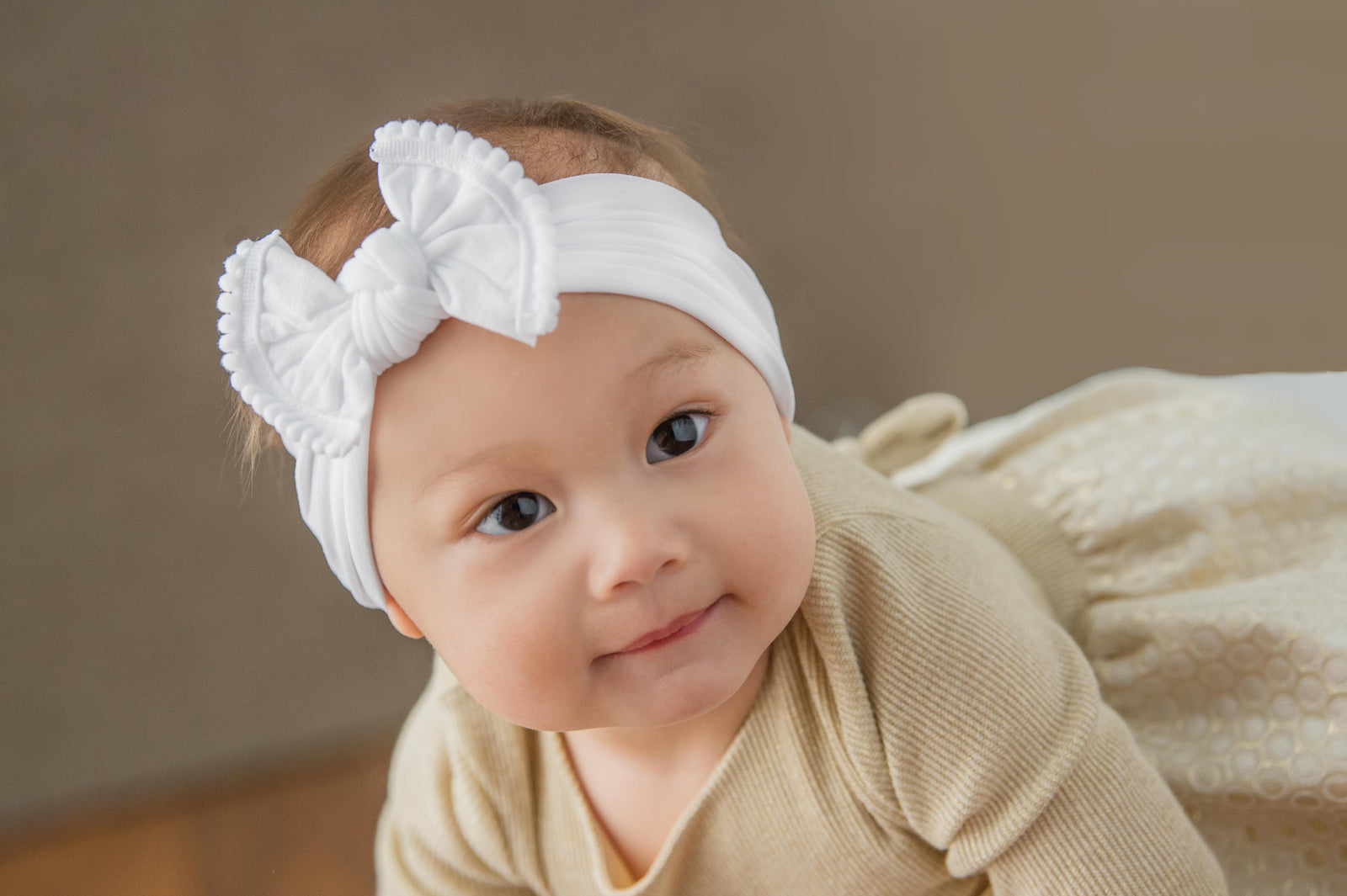 Wide Nylon Baby Headband with Pom Fringe Bow – Bows Arts display picture 1